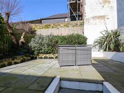Courtyard garden